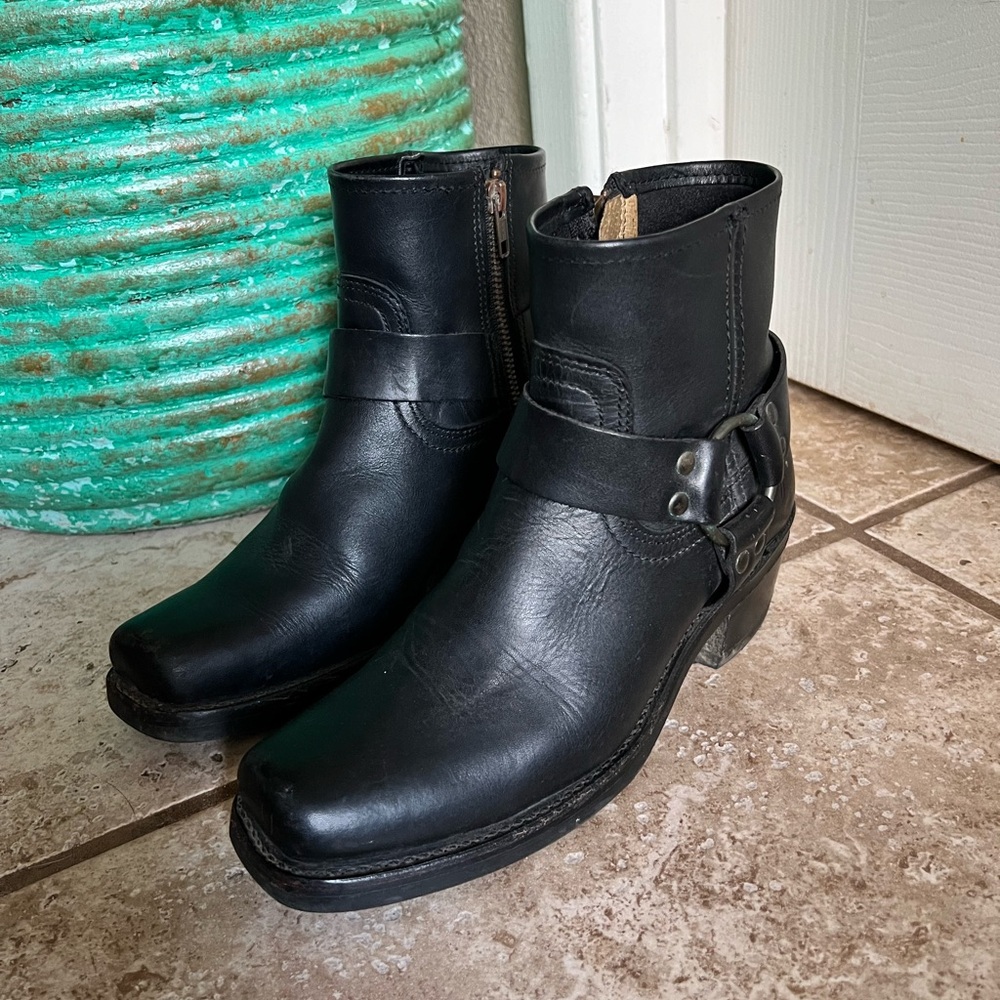6.5 7 True Vintage Black Frye Harness Boots Rare Short Patina Leather